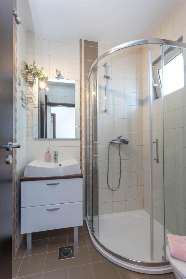 Tasina Apartment